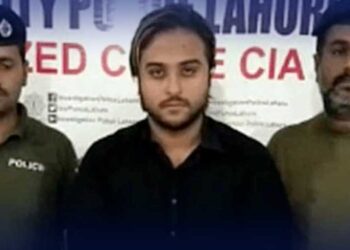 پولیس یونیفارم کی تضحیک پر ٹک ٹاکر کاشف ضمیر اور اہلکار کیخلاف مقدمات درج