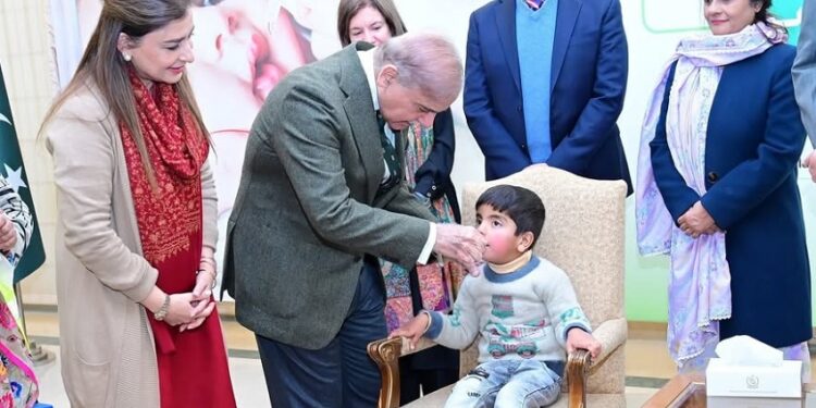 اجتماعی کوششوں سے پولیو وائرس پر قابو پالیں گے، وزیراعظم شہباز شریف