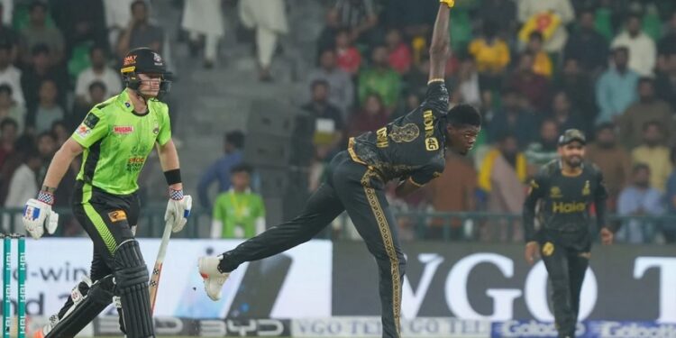 پی ایس ایل براڈ کاسٹرز کی ٹیم میں موجود بھارتی عملہ واپس جانے لگا