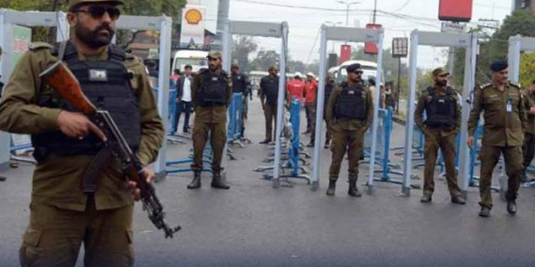 راولپنڈی میں بھائی نے فائرنگ کرکے بہن سمیت دو افراد کو قتل کردیا