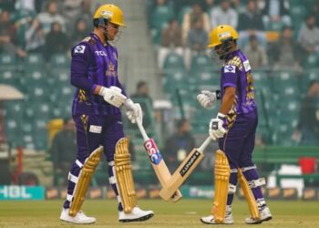 پی ایس ایل 10: پشاور زلمی کا کوئٹہ گلیڈی ایٹرز کیخلاف ٹاس جیت کر فیلڈنگ کا فیصلہ