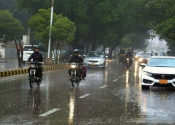 ملک کے مختلف شہروں میں بادلوں کی دھواں دھار انٹری