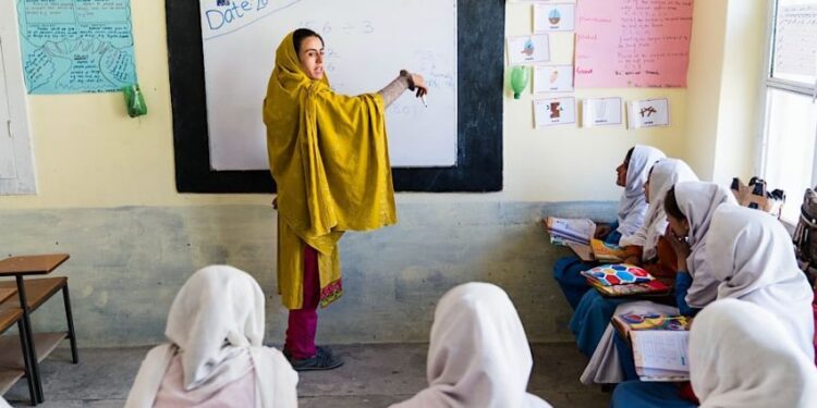 تعلیمی اداروں میں موسم گرما کی تعطیلات کب ہوں گی؟ اہم خبر آگئی