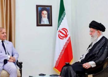 وزیراعظم کی ایرانی سپریم لیڈر آیت اللہ خامنہ ای سے ملاقات، دورہ پاکستان کی دعوت دی