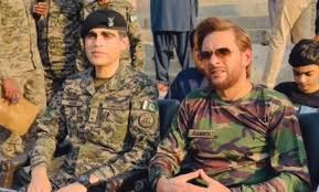 بھارت ہمیں ڈرانے کی کوشش کر رہا ہے لیکن ہماری فوج کا مقابلہ نہیں کر سکتا: شاہد آفریدی