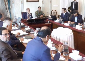 وزیراعظم کا برآمدات، سرمایہ کاری کے فروغ کیلئے ٹیرف میں نمایاں کمی کا فیصلہ