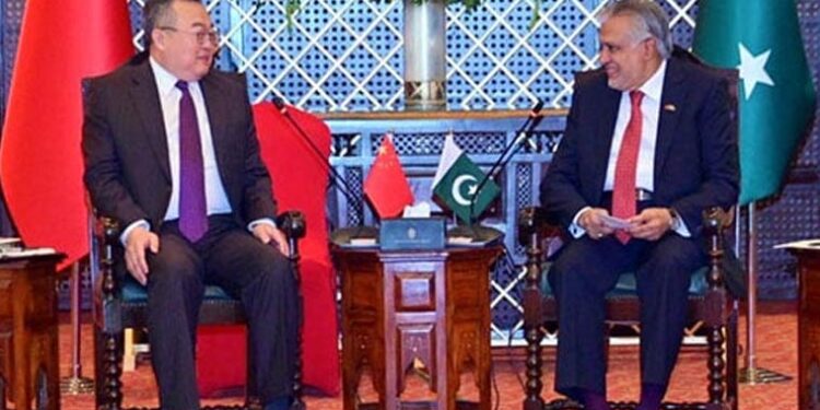اسحاق ڈار کی چینی وزیر سے ملاقات، اسٹریٹجک تعاون مضبوط بنانے پر اتفاق