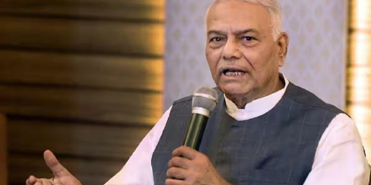 مودی حکومت آپریشن سندور کی ناکامی چھپانے کے لئے قوم کو گمراہ کر رہی ہے۔یشونت سنہا