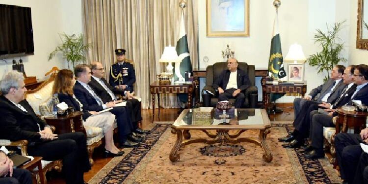 آئی ایم ایف پروگرام ملک میں معاشی استحکام لانے میں مددگار ثابت ہوا: صدر مملکت