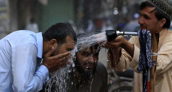 کراچی سمیت صوبہ سندھ میں آج بھی موسم گرم اور خشک رہنے کا امکان