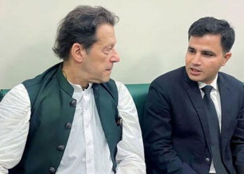 کوئی ڈیل ہو رہی ہے نہ ڈھیل، عید سے قبل بانی کی رہائی کی باتیں جھوٹی ہیں: وکیل