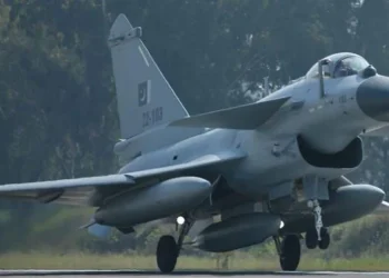 چین کا J-10 امریکی F-16 طیاروں کی برآمدات کیلئے بڑا خطرہ بن سکتا ہے: امریکی جریدہ