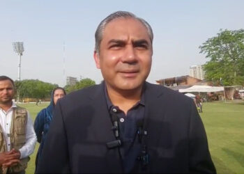 محسن نقوی ایک روزہ دورے پر عمان پہنچ گئے، اعلیٰ حکام سے ملاقاتیں