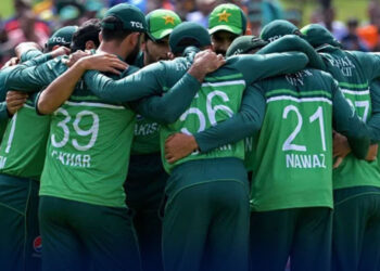 پاکستان کرکٹ ٹیم کے ہیڈ کوچ اور بنگلہ دیش کے خلاف اسکواڈ کےلیے نام فائنل