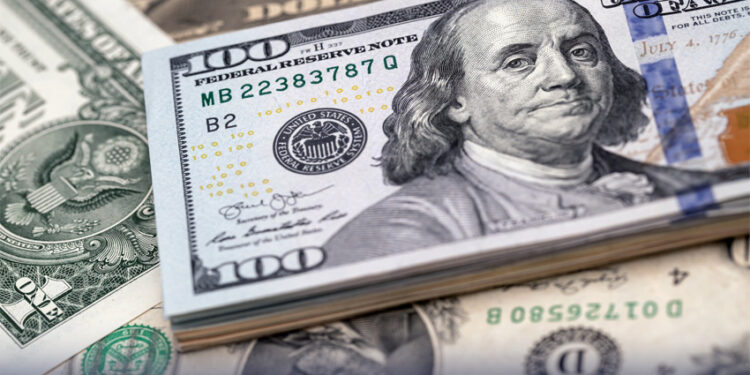 دنیا کے امیر ترین شخص نے ڈالر کے عالمی زوال کی پیشگوئی کردی