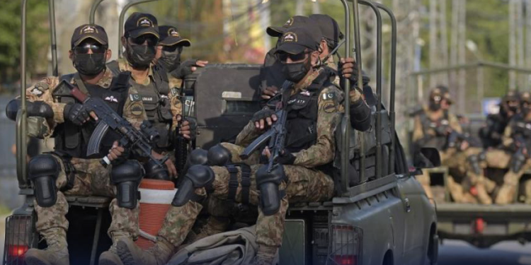 سیکیورٹی فورسز کی خیبرپختونخوا میں 4 الگ الگ کارروائیاں،8 خوارج ہلاک