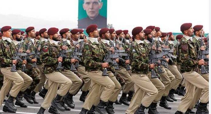 پاکستانی افواج کی پیشہ ورانہ مہارت اور جنگی حکمت عملی نے دنیا بھر کے دفاعی ماہرین کو متاثر کر دیا