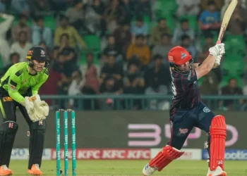 پی ایس ایل 10:کراچی کنگز نے لاہور قلندرز کو 4 وکٹوں سے شکست دیدی