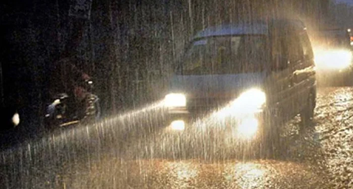 سندھ کے مختلف شہروں میں مٹی کا طوفان اور موسلادھار بارش