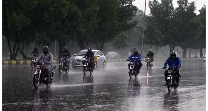 ملک کے مختلف علاقوں میں موسلا دھار بارشیں جاری