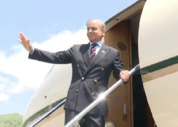 وزیراعظم شہباز شریف آذربائیجان کا دورہ مکمل کر کے تاجکستان چلے گئے