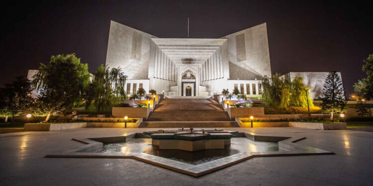 ججز ٹرانسفر و سنیارٹی کیس: سپریم کورٹ نے فیصلے کی ممکنہ تاریخ دے دی