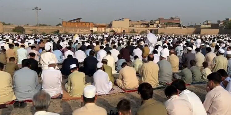 پاکستان میں بوہری برادری اور افغان مہاجرین آج عید منا رہے ہیں