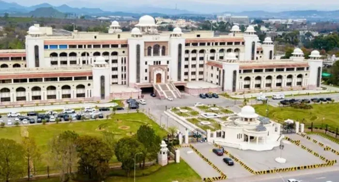 وزیراعظم آفس کی تزئین وآرائش کیلئے 6 کروڑ 50 لاکھ روپے رکھنےکی تجویز