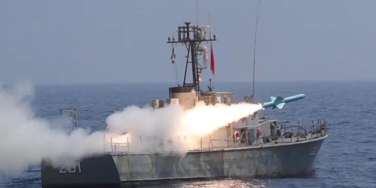 برطانیہ کا جنگی طیارے تعینات کرنے کا فیصلہ، ایران نے ایک بحری جہاز روک لیا