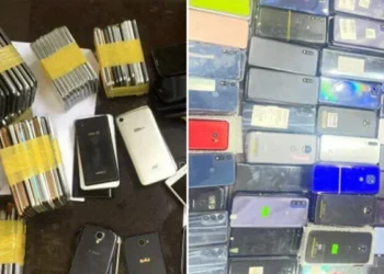 کراچی: صدر میں کسٹمز کا چھاپہ، 3 کروڑ مالیت کے بھارتی ساختہ موبائل فونز اور دیگر اشیاء برآمد