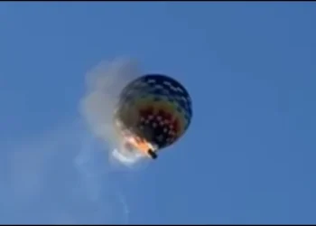 برازیل میں گرم ہوا کا غبارہ آگ لگنے کے بعد زمین پر جا گرا، 8 افراد ہلاک