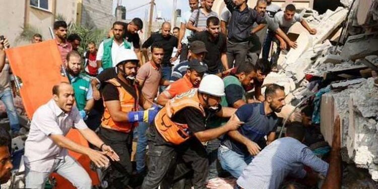 اسرائیلی فورسز کی خوراک کے متلاشی افراد پر گولہ باری، مزید 65 فلسطینی شہید