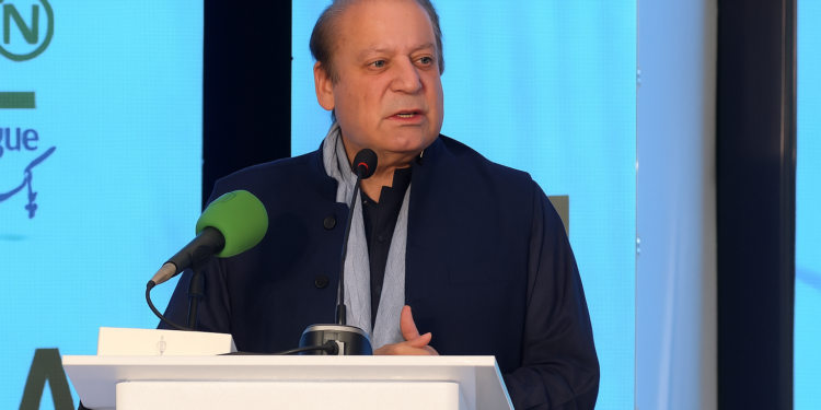 نوازشریف لندن سے براستہ ابو ظہبی لاہور پہنچ گئے