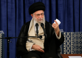 آیت اللہ خامنہ ای نے اپنے ممکنہ جانشین کیلئے 3 نام تجویز کردیے، امریکی اخبار کا دعویٰ