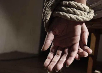 مٹیاری: 15 سالہ لڑکی کو 2 خواتین سمیت 5 مسلح ملزمان نے گھر سے اغوا کر لیا