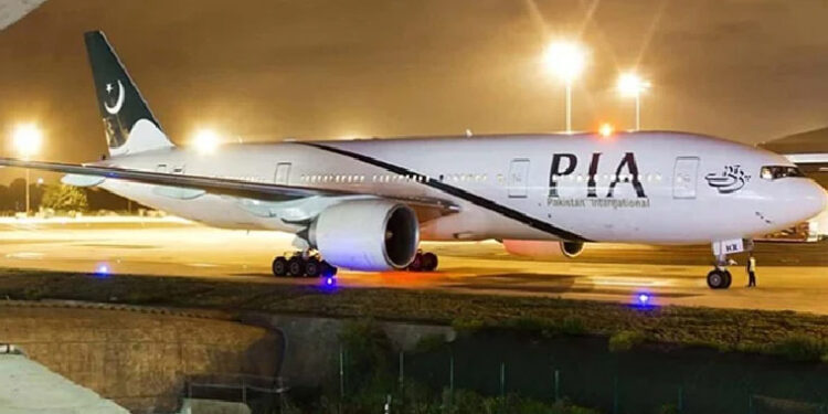 ایران میں پھنسے پاکستانی خصوصی پرواز سے اسلام آباد پہنچ گئے