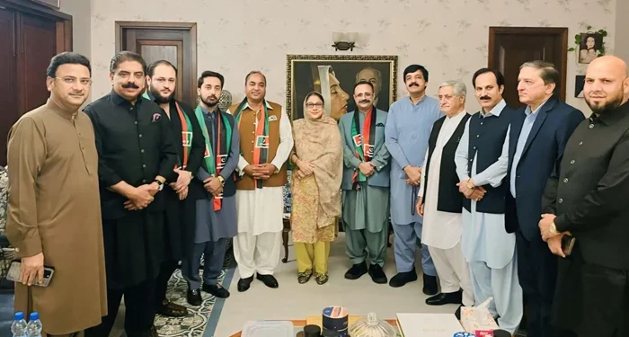 سابق وزیراعظم آزادکشمیر سردار تنویر الیاس پیپلزپارٹی میں شامل ہوگئے