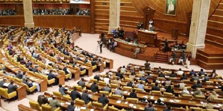 پنجاب اسمبلی ہنگامہ آرائی: اپوزیشن سے 13 قائمہ کمیٹیوں کی سربراہی واپس لینے کا فیصلہ