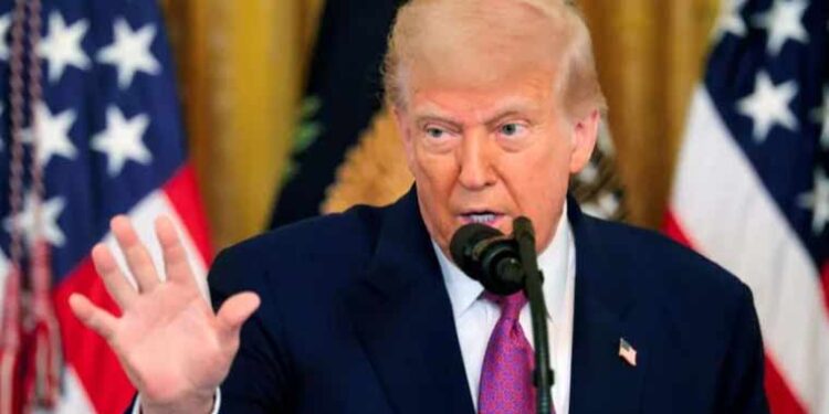 امریکی صدر ڈونلڈ ٹرمپ کا ایران میں نظام حکومت کی تبدیلی کا مطالبہ