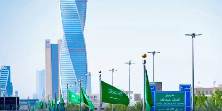 سعودی عرب کا وزٹ ویزوں میں ایک ماہ کی توسیع کا اعلان