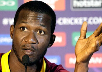 ڈیرن سیمی کو امپائر پر تنقید کرنا مہنگا پڑ گیا، بھاری جرمانہ عائد