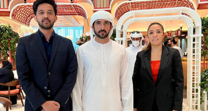 دنیا کے سب سے بڑے دبئی مال میں ولی عہد نے تمام افراد کے کھانے کا بل ادا کر دیا