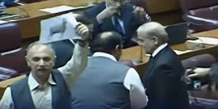 اپوزیشن کا بجٹ اجلاس کے دوران قومی اسمبلی میں شور شرابا