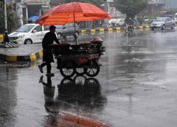ملک بھر میں آج سے بارشوں کا امکان، پنجاب میں مون سون کا آغاز ہوگیا