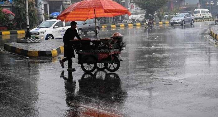 ملک بھر میں آج سے بارشوں کا امکان، پنجاب میں مون سون کا آغاز ہوگیا
