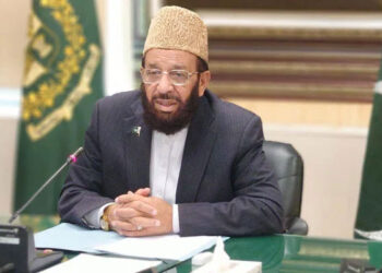 40 ہزار پاکستانی زائرین غائب! عراق، شام، ایران جاکر کہاں چلے گئے معلوم نہیں، وزیر مذہبی امور کا انکشاف