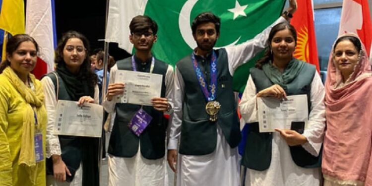پاکستان نے انٹرنیشنل بیالوجی اولمپیاڈ میں گولڈ میڈل جیت لیا