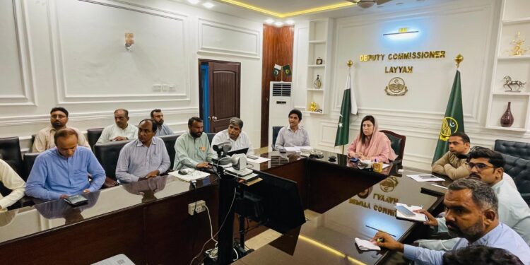 ہونہار طالبہ ہانیہ محمود کی شاندار کامیابی، ڈپٹی کمشنر کی جانب سے اعزاز سے نوازا گیا