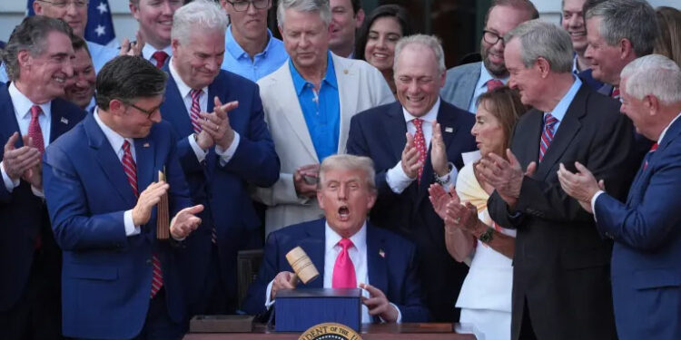 ٹرمپ نے بگ بیوٹی فل بل پر دستخط کر دیے، غزہ میں جنگ بندی کا عزم