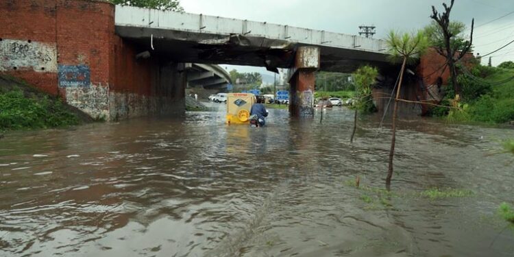 راولپنڈی اور اسلام آباد میں موسلا دھار بارش، واسا کی ہنگامی کارروائیاں، رین ایمرجنسی نافذ